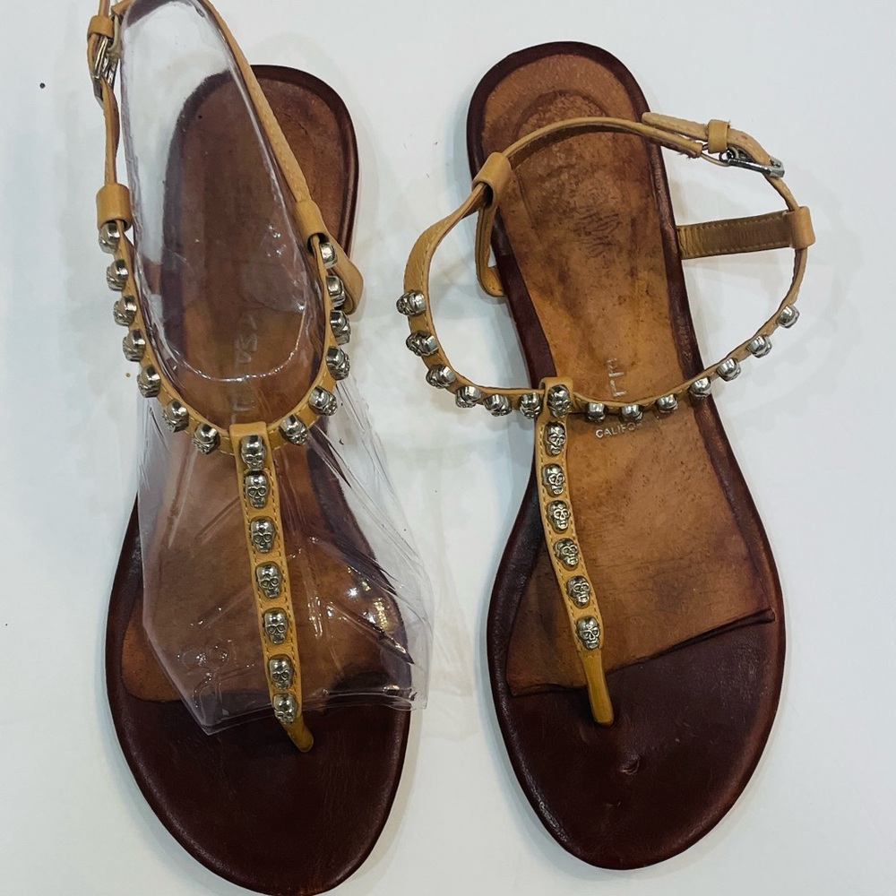 Jeffrey Campbell Thong sandals with skull studs